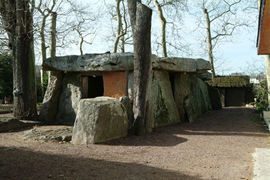 http://www.prise2tete.fr/upload/nobodydy-moriss-dolmen2.jpg